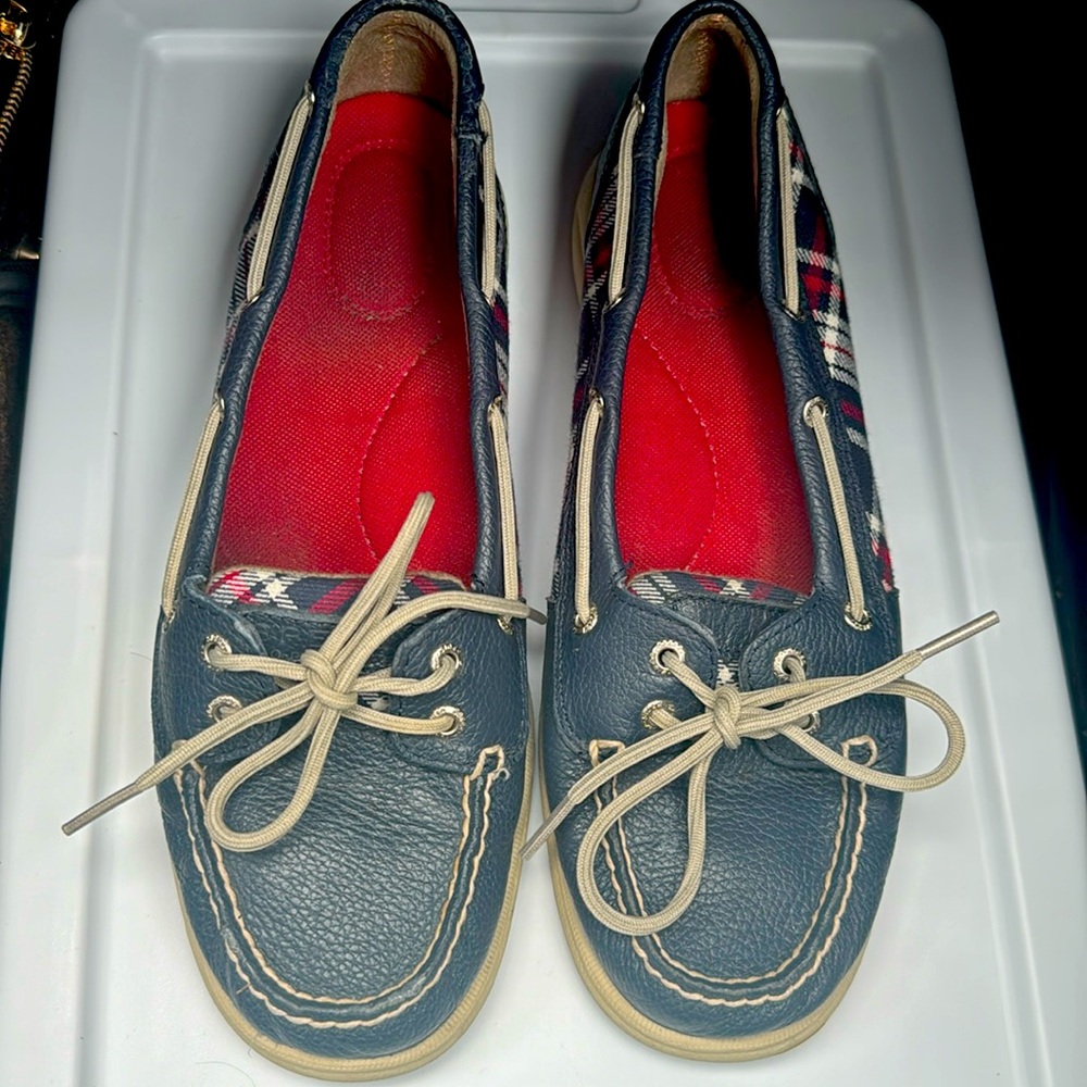 SPERRY loafers 9.5 Women’s plaid print.